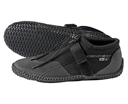 best river shoes for kayaking